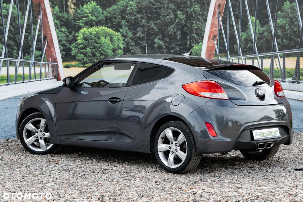 Hyundai Veloster 1.6 GDI Style - 11