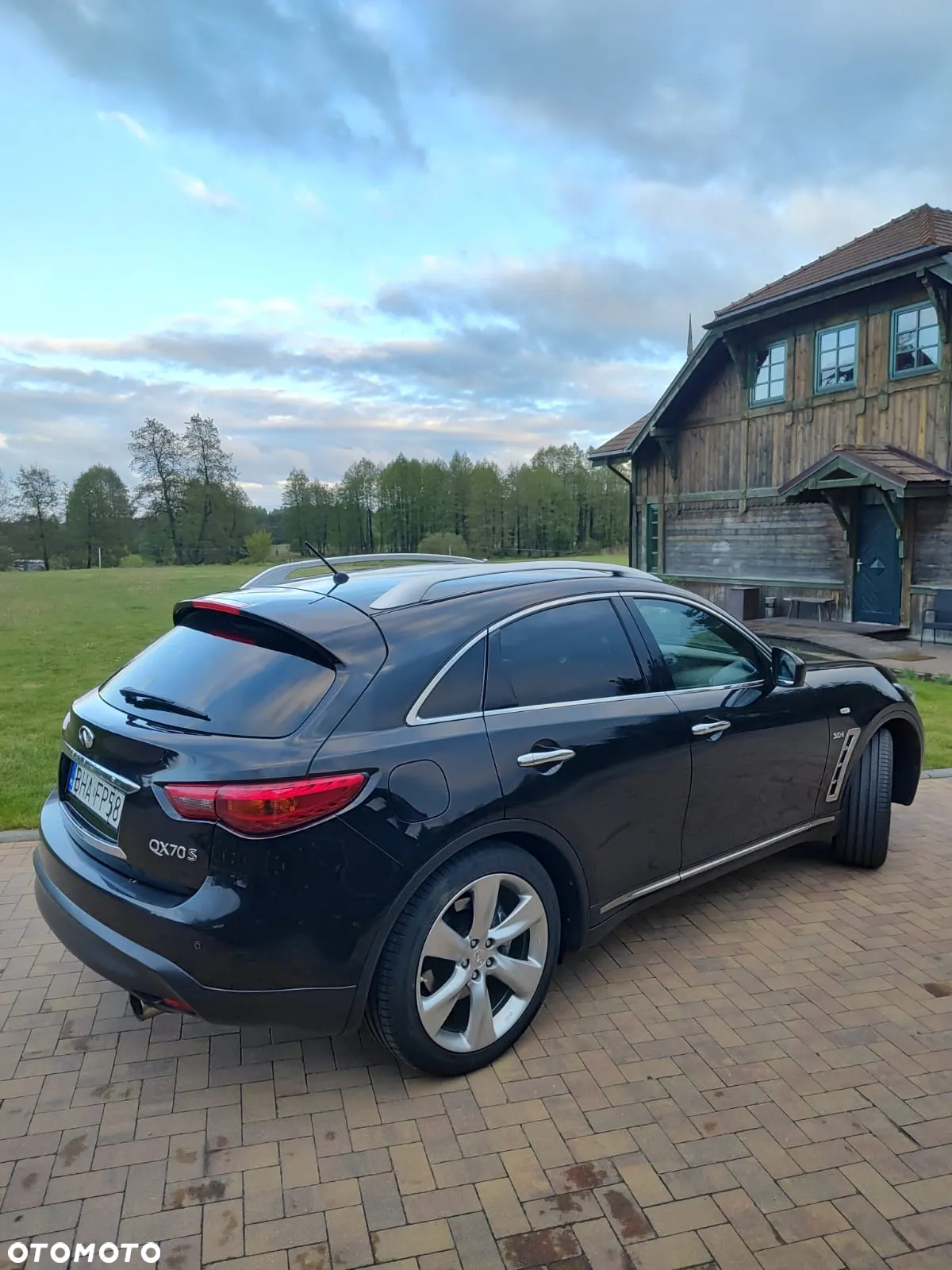 Infiniti QX70 3.0d S - 4