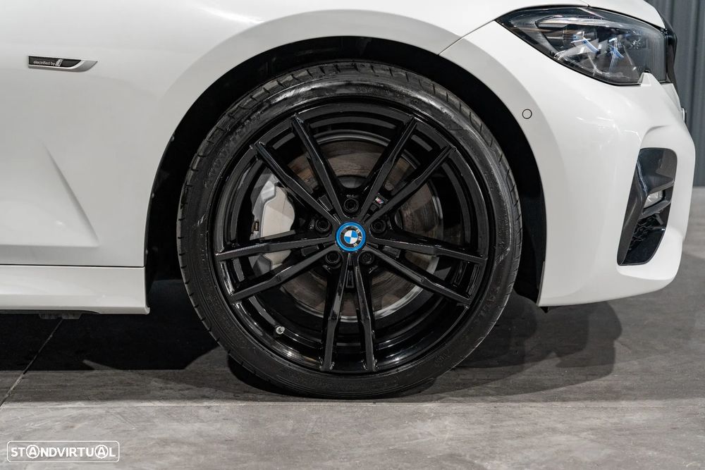 BMW 330 e Touring Pack M Auto - 47