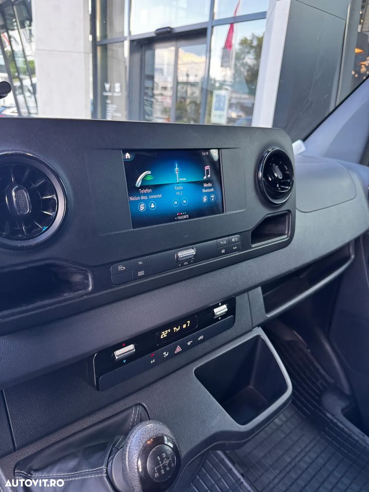 Mercedes-Benz Sprinter - 12
