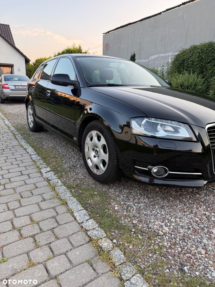 Audi A3 Sportback - 1