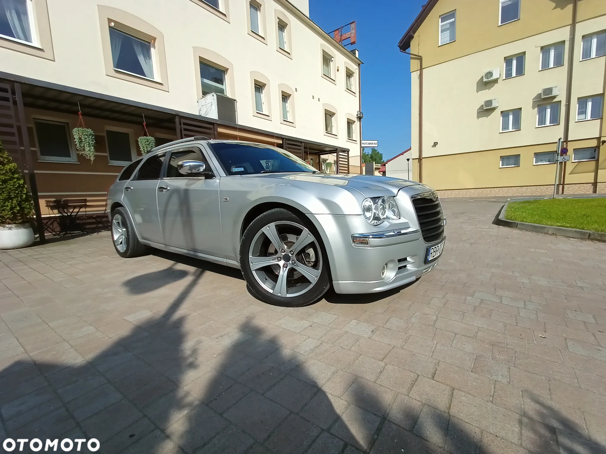 Chrysler 300C 5.7 V8 Hemi AWD - 2