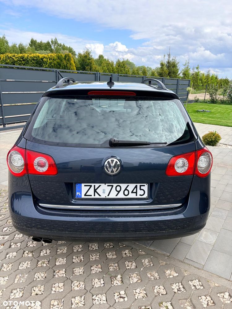 Volkswagen Passat 2.0 TDI DPF Highline - 9