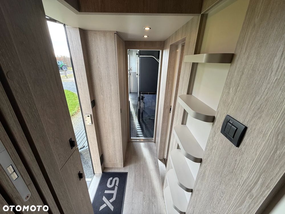 Scania Koniowóz STX S770 5-koni + Duża przyczepa, 4-konie - 21