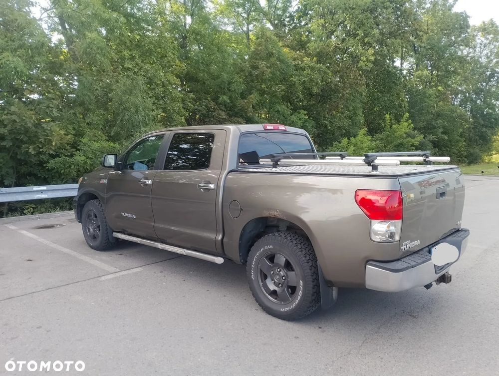 Toyota Tundra - 2