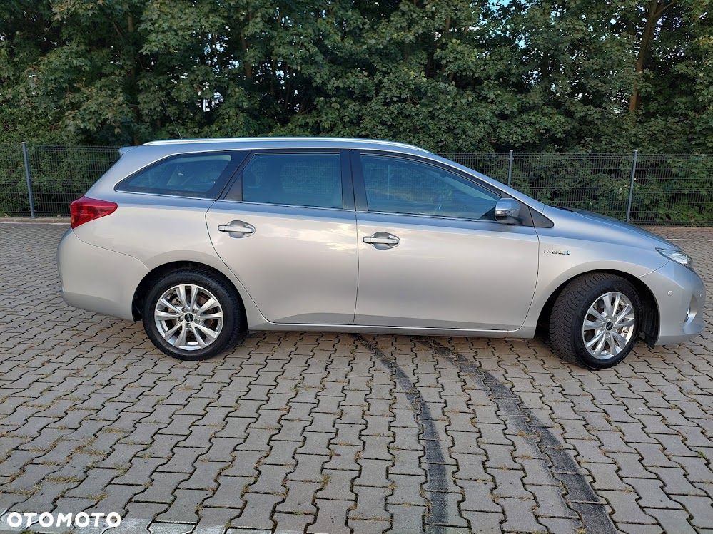 Toyota Auris 1.8 HSD Sol - 5