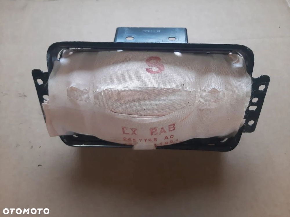 Thema II airbag poduszka pasażera Europa Chrysler 300C II Lancia - 1