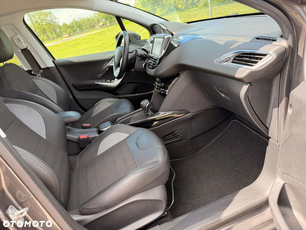 Peugeot 2008 1.2 Pure Tech Style S&S EAT6 - 24