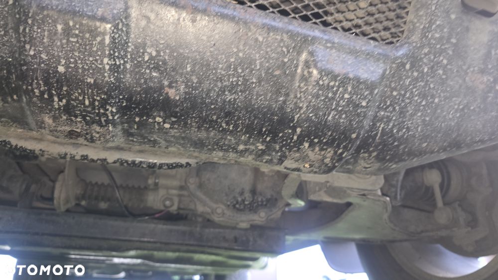 Mitsubishi Pajero - 26
