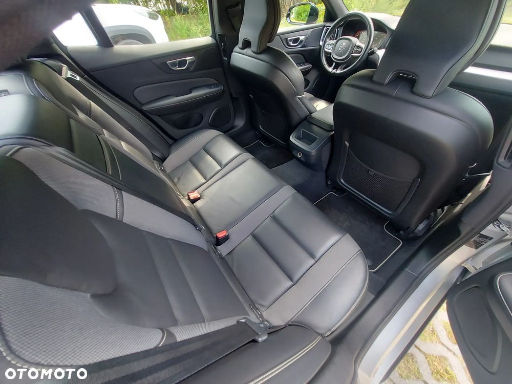 Volvo S60 T4 R-Design - 34