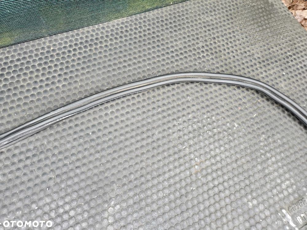 Uszczelka Guma Pokrywy Klapy Bagaznika VW Golf IV 4 Hatchback 3 5 Drzwi - 6