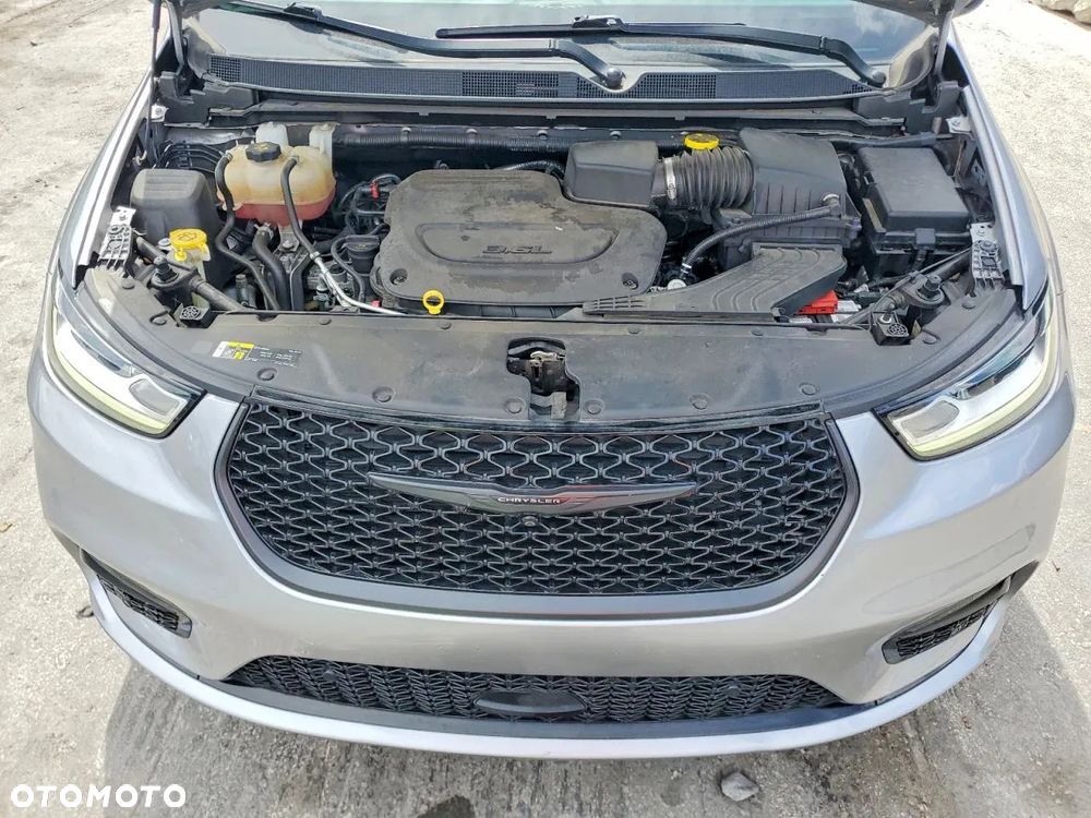 Chrysler Pacifica - 10