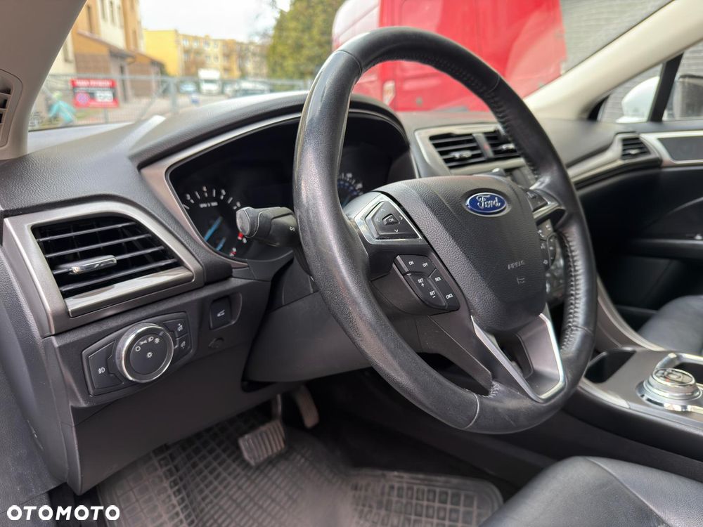 Ford Fusion - 15