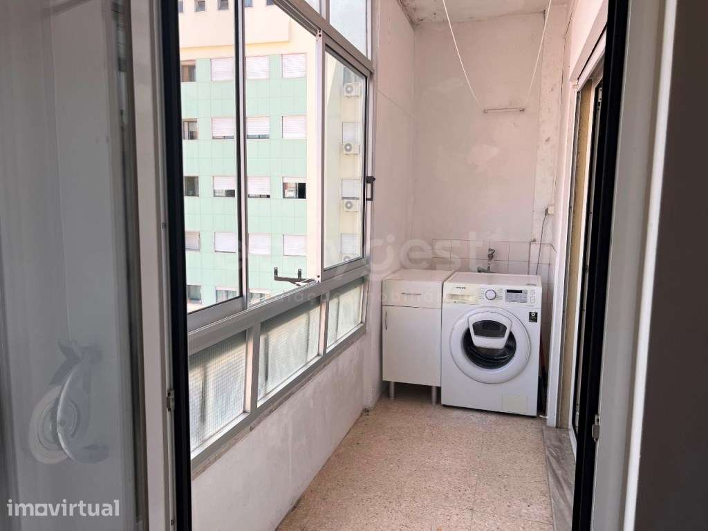 T1+1 na Reboleira | Uma casa para transformar à sua medida - Grande imagem: 2/22