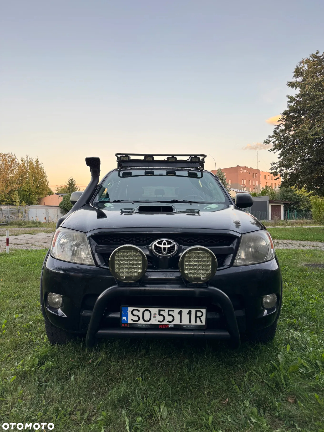 Toyota Hilux 2.5 D-4D DLX + - 5