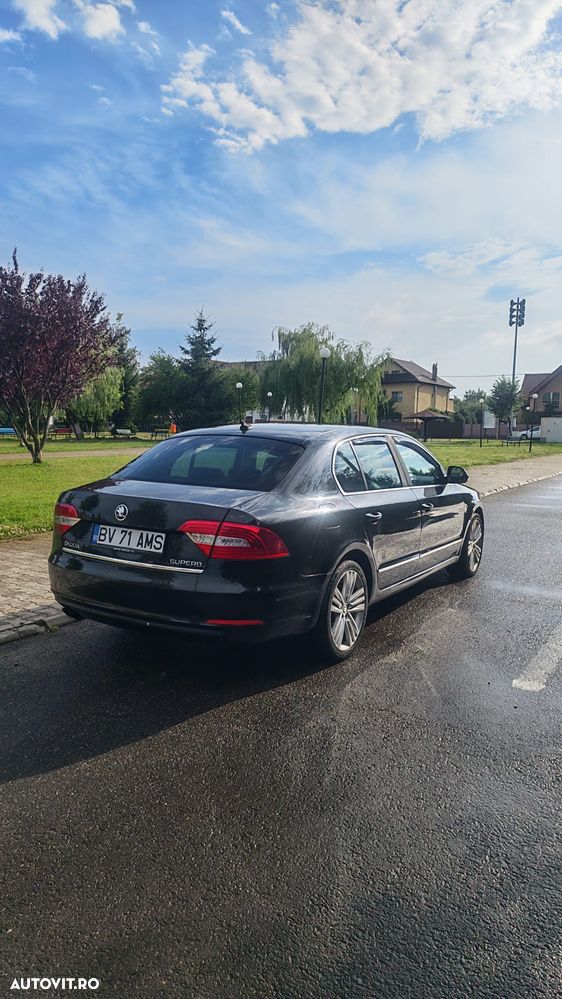 Skoda Superb 2.0 TDI Active DSG - 6
