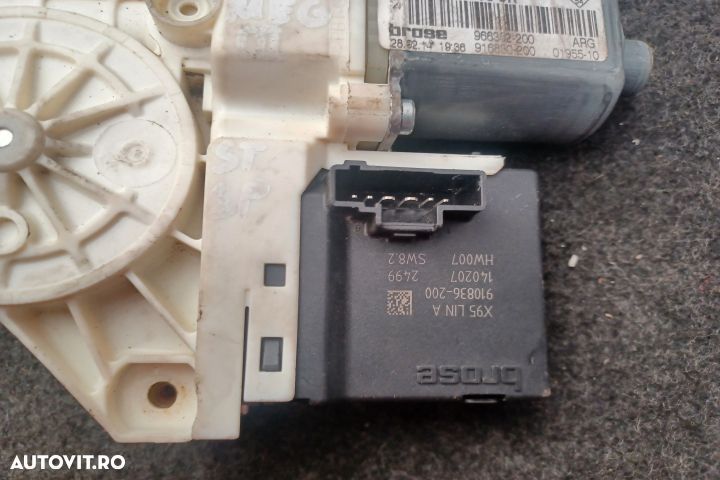 Macara geam spate stanga electrica 827210008R 920040102 0130822330 82 - 8