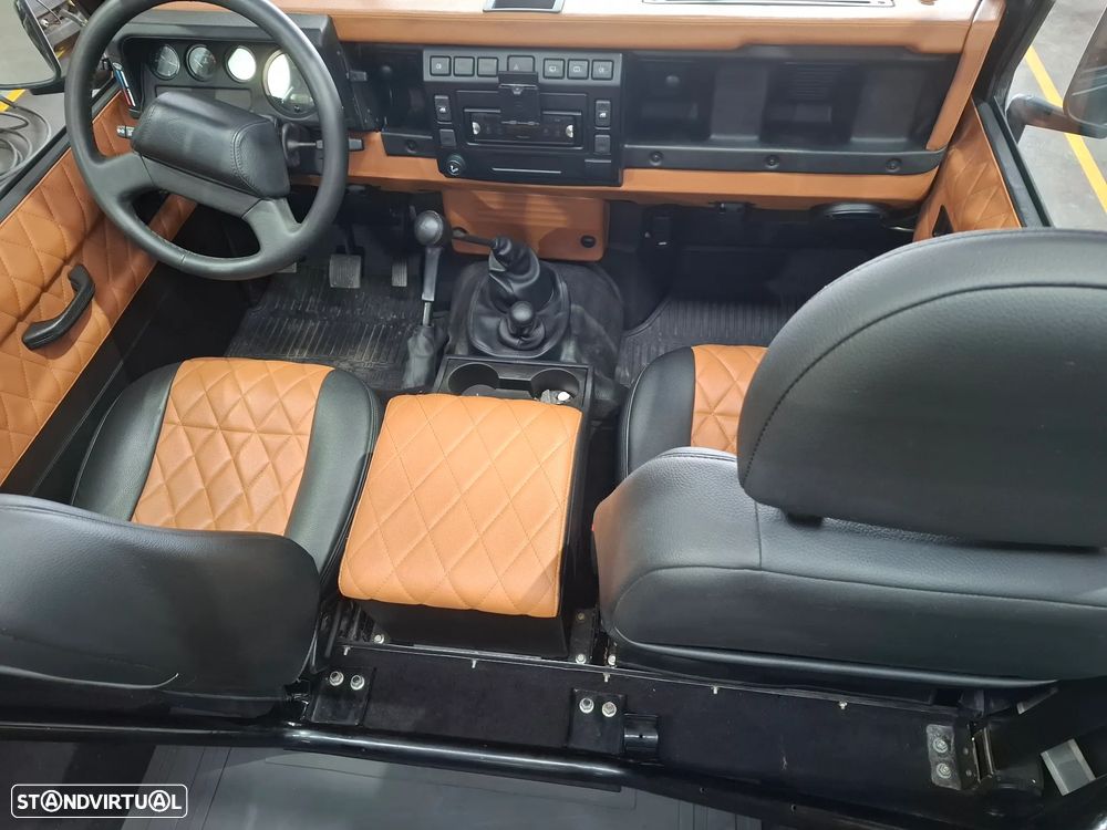 Land Rover Defender 90 2.5 Td5 Soft Top - 8
