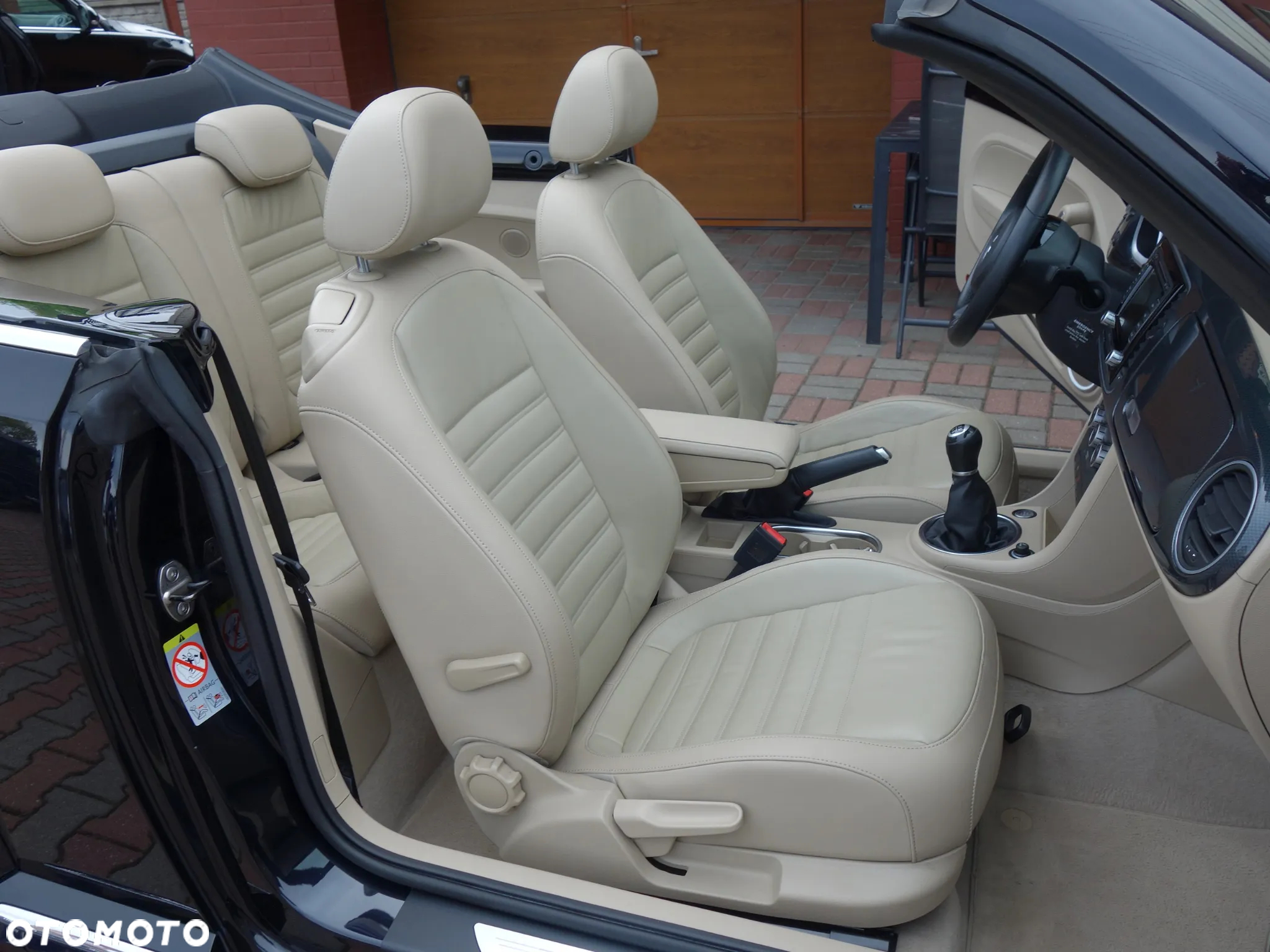 Volkswagen New Beetle - 21