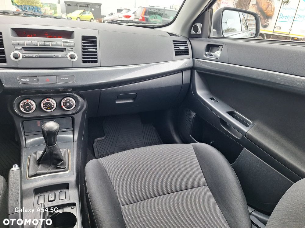 Mitsubishi Lancer 1.8 Intense - 27