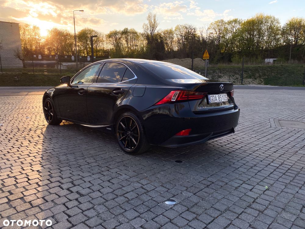 Lexus IS - 3