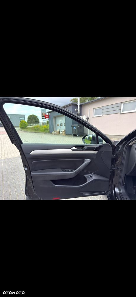Volkswagen Passat 2.0 TDI SCR DSG - 14