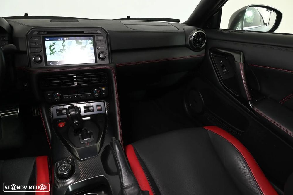 Nissan GT-R 3.8 V6 - 21