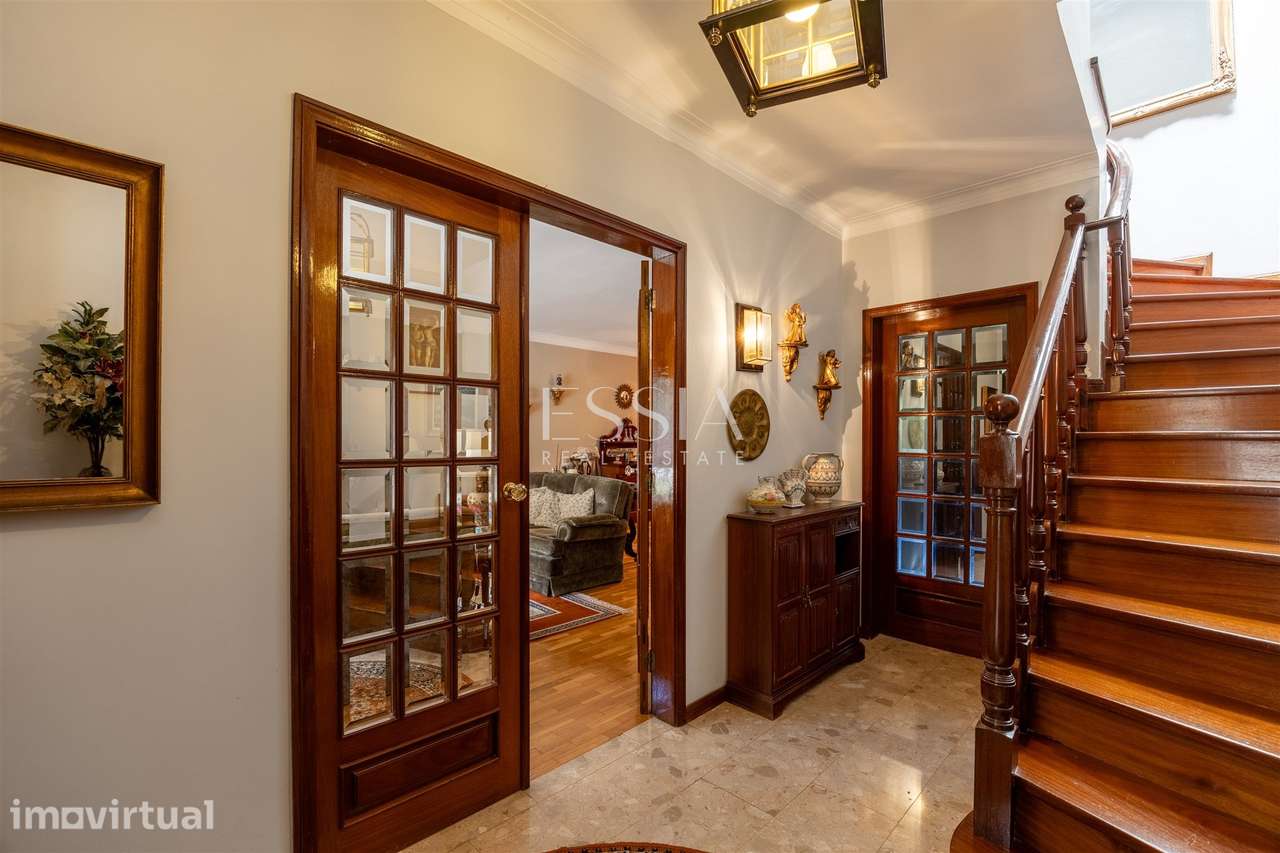 Moradia T4 com Jardim e Garagem na Foz do Douro - Grande imagem: 2/53