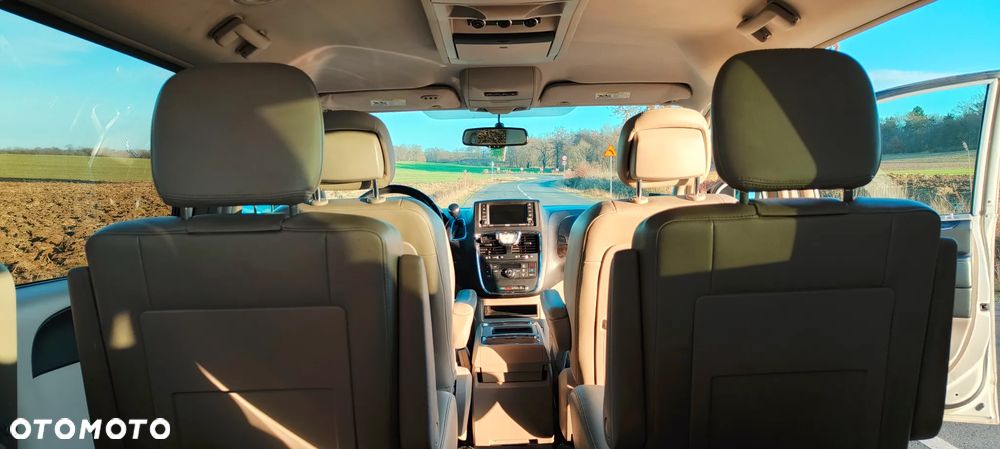 Chrysler Town & Country 3.6 Touring - 19