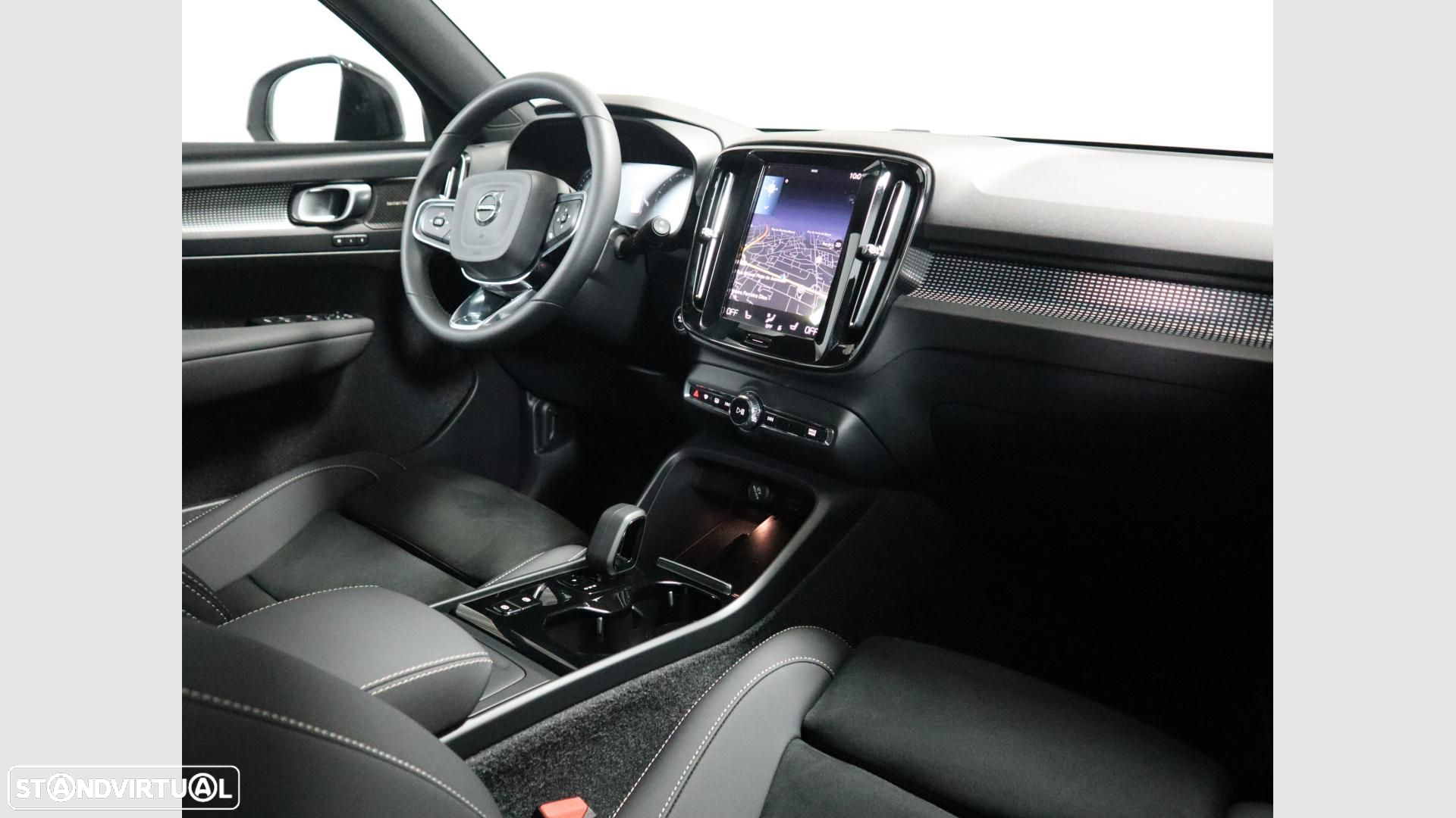 Volvo XC 40 1.5 T2 Plus Dark Auto - 14