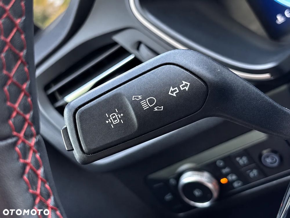 Ford Escape 2.0 EcoBoost AWD Titanium - 29