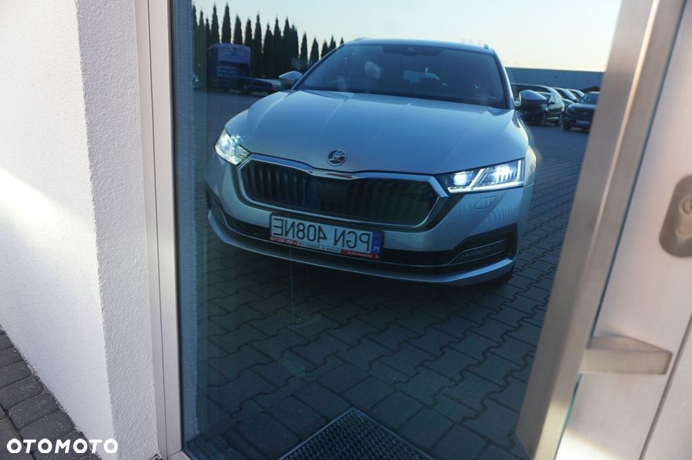 Skoda Octavia 2.0 TDI DSG Exclusive Plus - 28