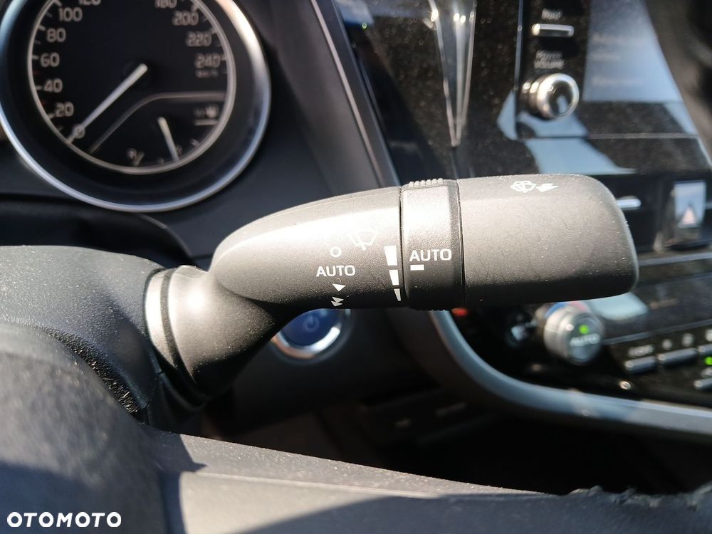 Toyota Camry 2.5 Hybrid Comfort CVT - 27
