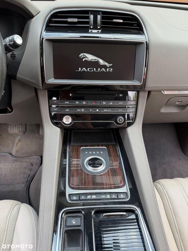 Jaguar F-Pace 2.0 i4D AWD Portfolio - 15
