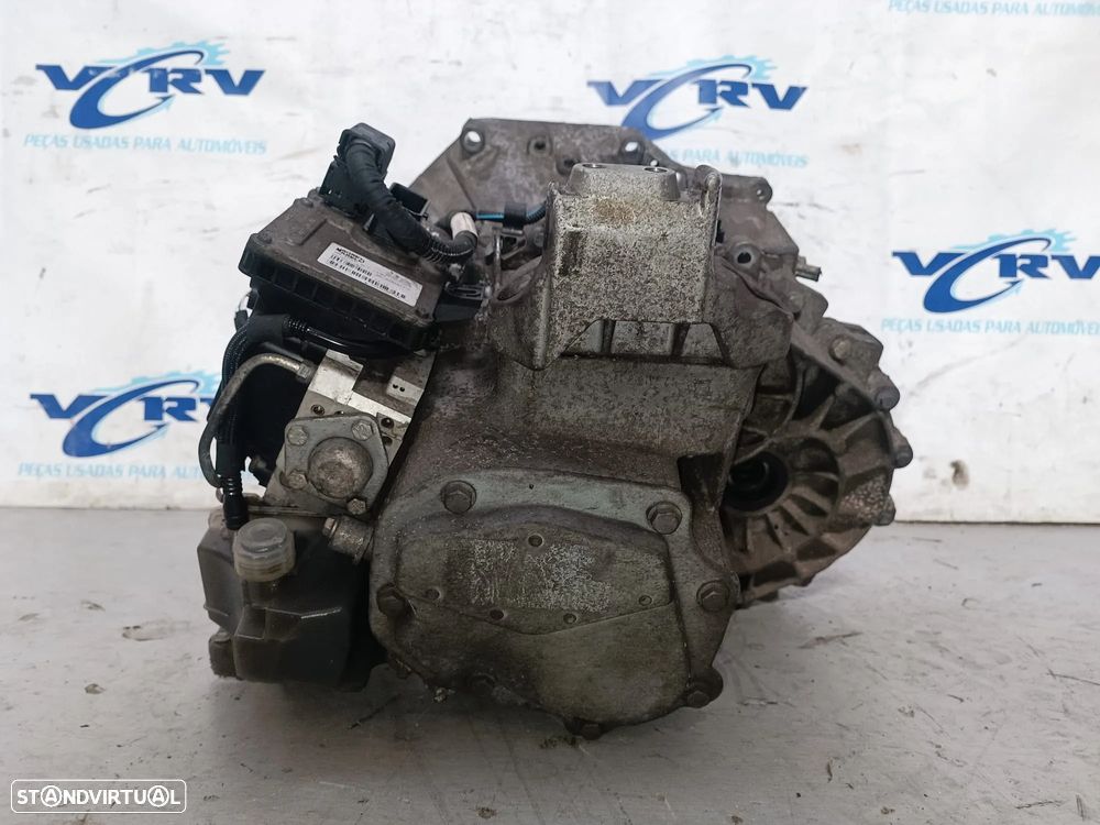 Caixa de velocidades Citroen C4 Picasso II 1.6 hdi Ref.: 20DR28 - 3