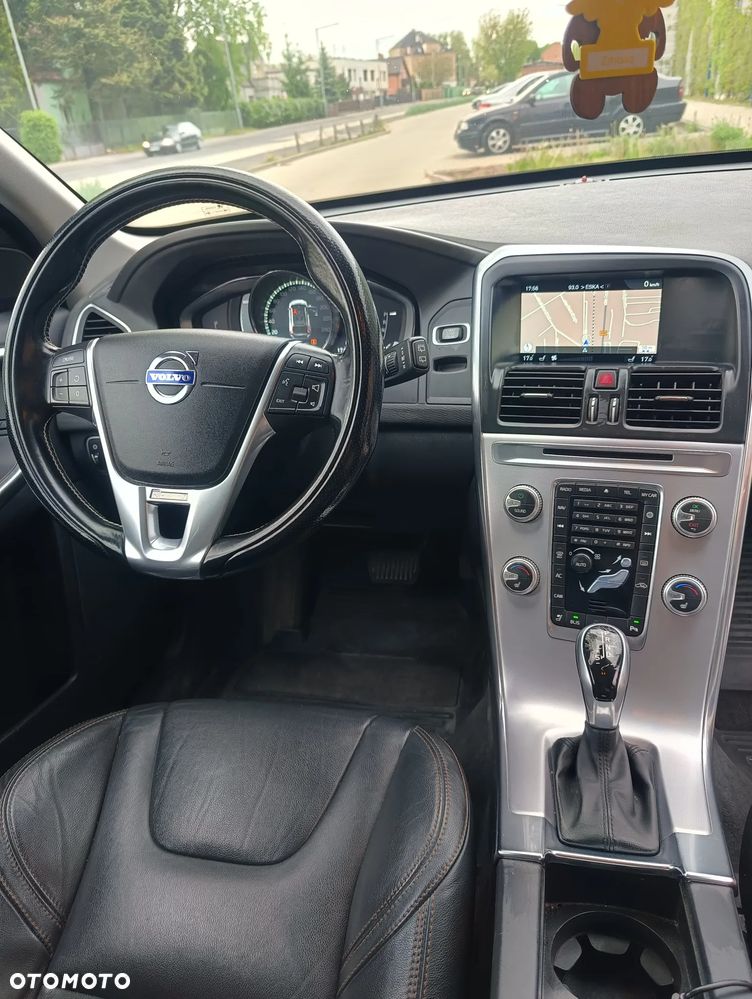 Volvo XC 60 T5 AWD Geartronic Momentum - 16
