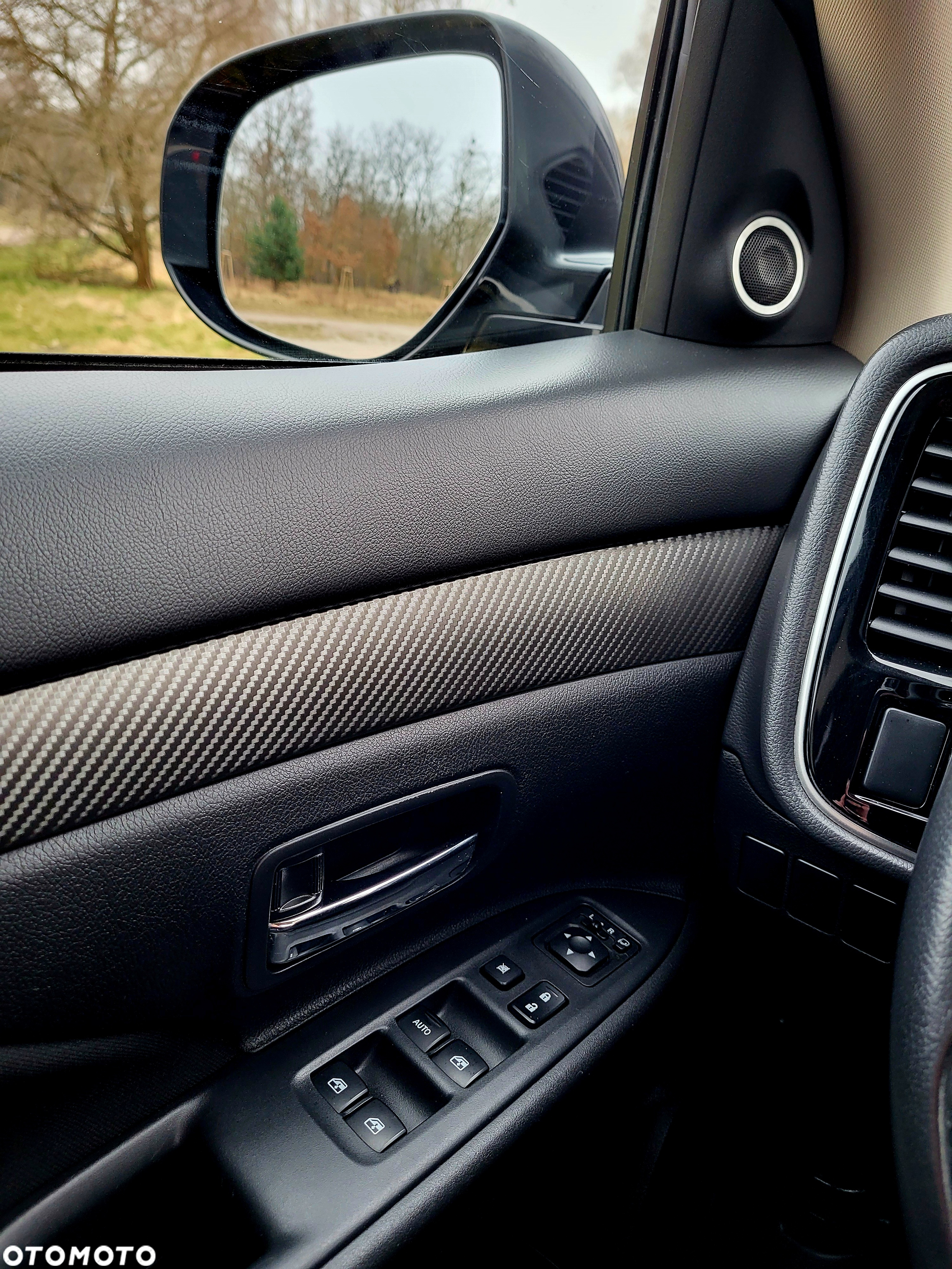 Mitsubishi Outlander 2.0 Intense + 4WD CVT - 7