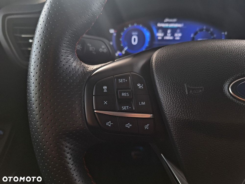 Ford Kuga 1.5 EcoBoost FWD ST-Line X - 36