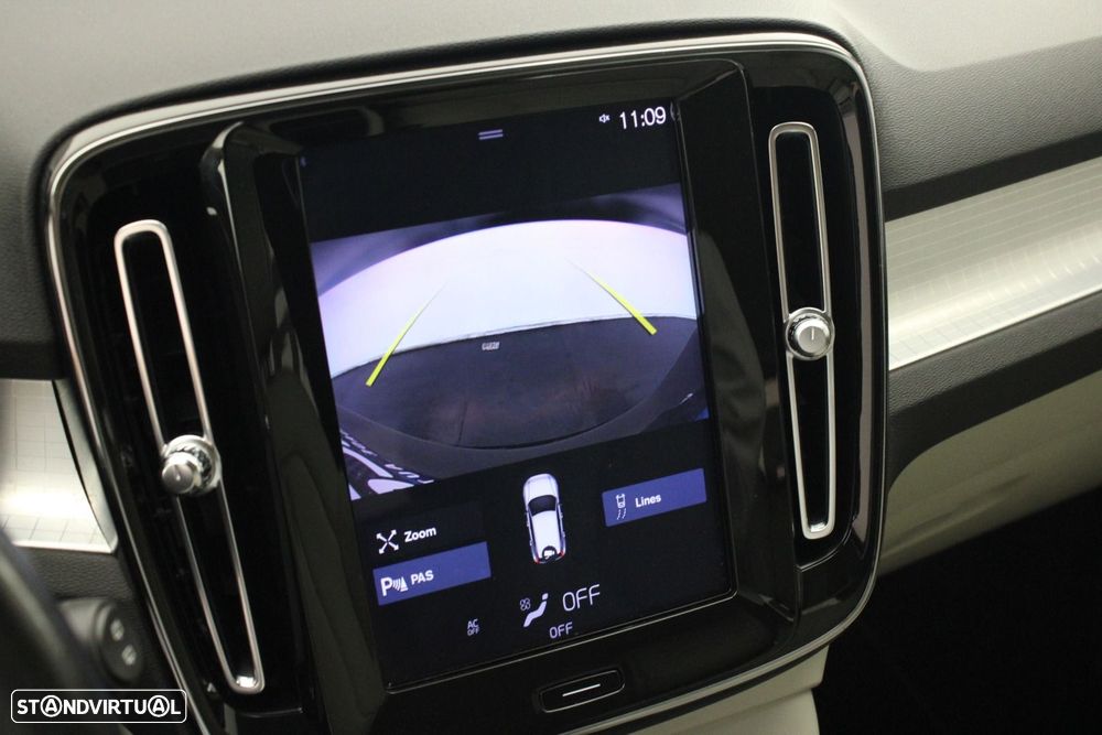 Volvo XC 40 2.0 D3 Momentum Plus Geartronic — fotografia 14