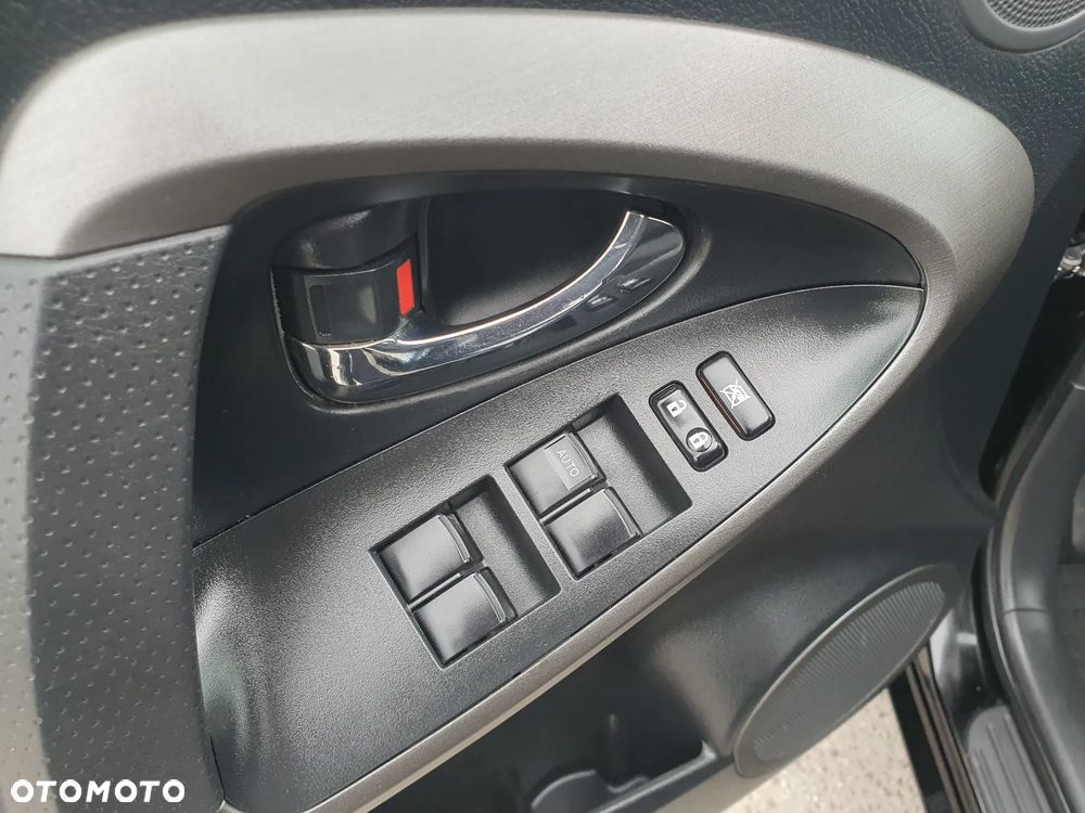 Toyota RAV4 2.0 VVT-i Sol - 23