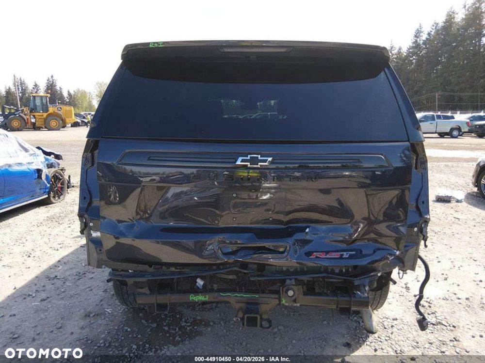 Chevrolet Suburban - 6