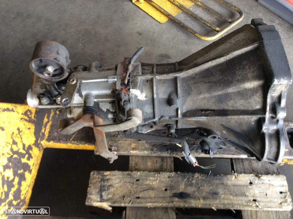 Caixa de velocidades Nissan Vanette - 3