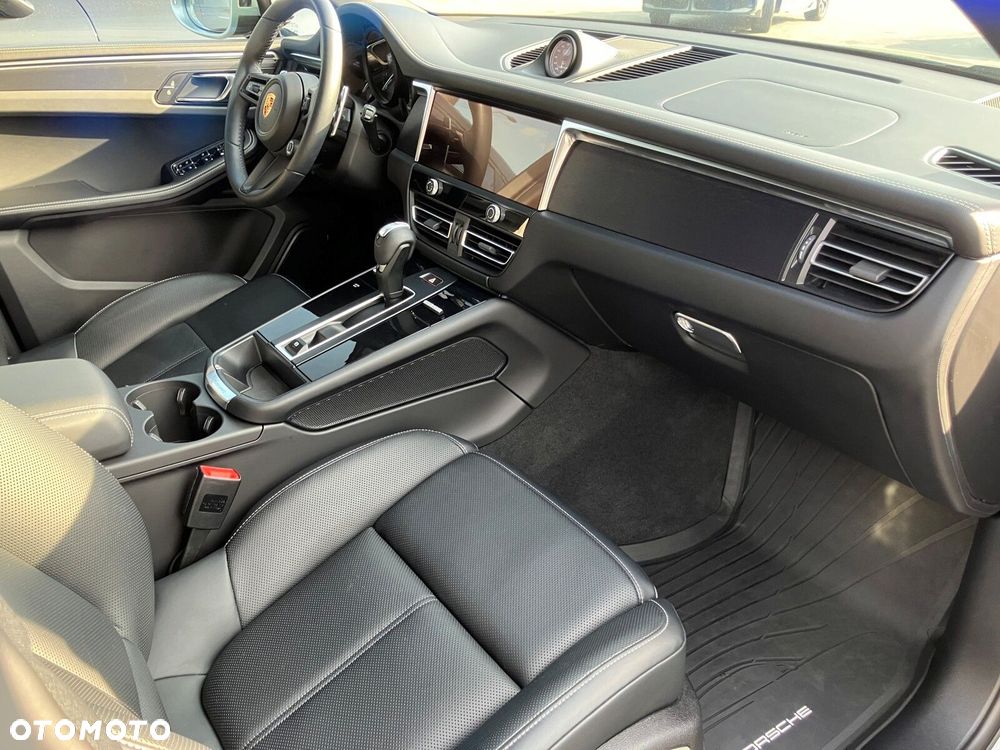 Porsche Macan - 32