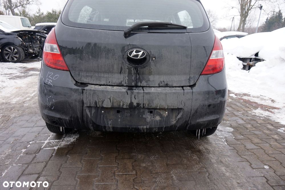 ZDERZAK TYLNY I20 I 5D HB FR  CZARNY HYUNDAI 2008-2012 - 1