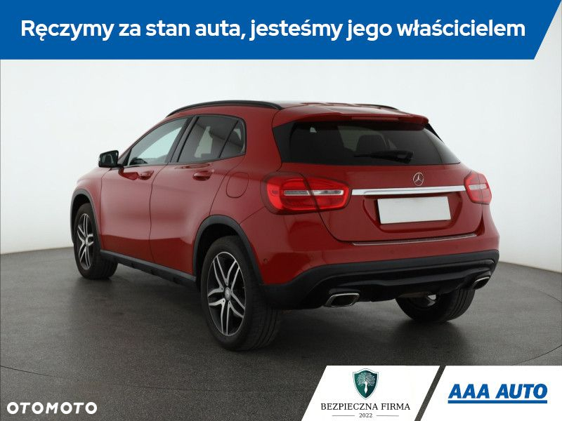 Mercedes-Benz GLA - 5