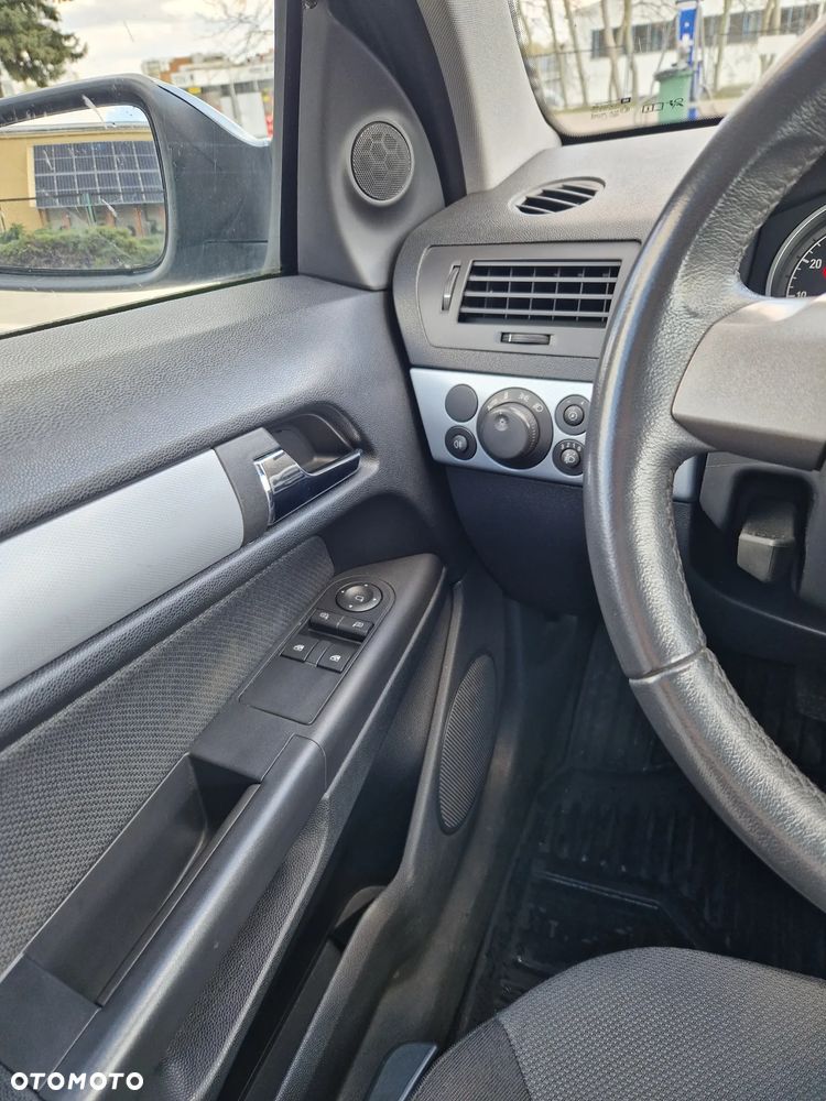 Opel Astra 1.8 Sport - 8