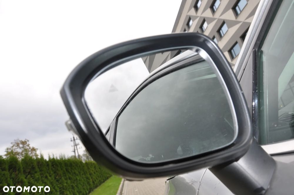 Nissan Qashqai 1.3 DIG-T mHEV N-Connecta Xtronic - 17