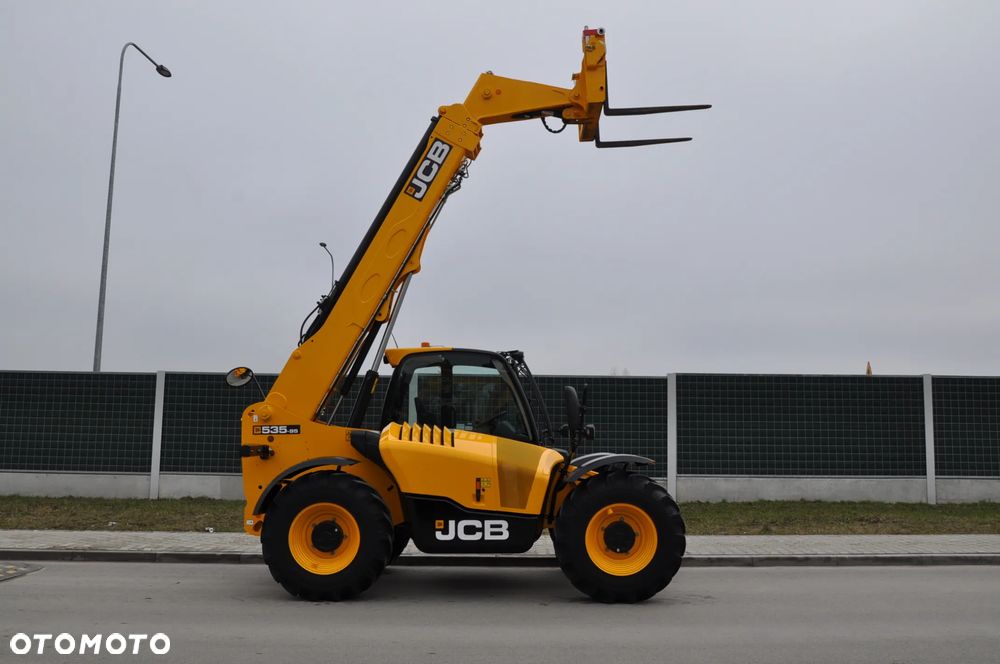 JCB 535-95 ŁADOWARKA TELESKOPOWA STAGE V 109 KM Mało MTG 572 Udźwig 3500 kg WYSOKOŚĆ ZAŁADUNKU 9,5 m Jak Nowa Klimatyzacja Widły do palet Szybkozłącze hydrauliczne - 7