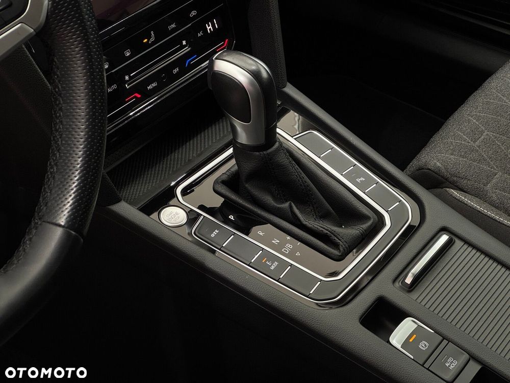 Volkswagen Passat - 9