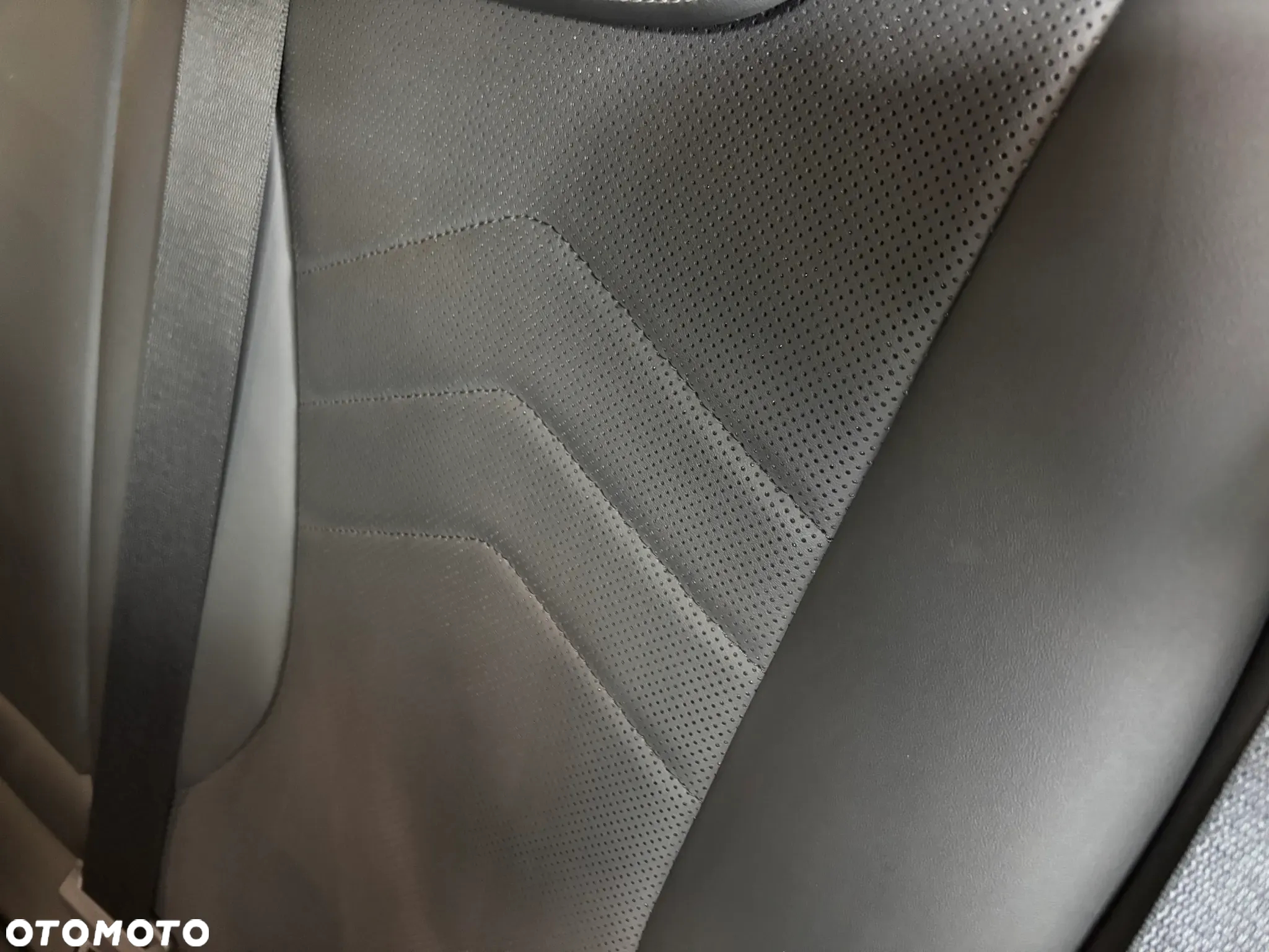 BMW Seria 1 120i - 15